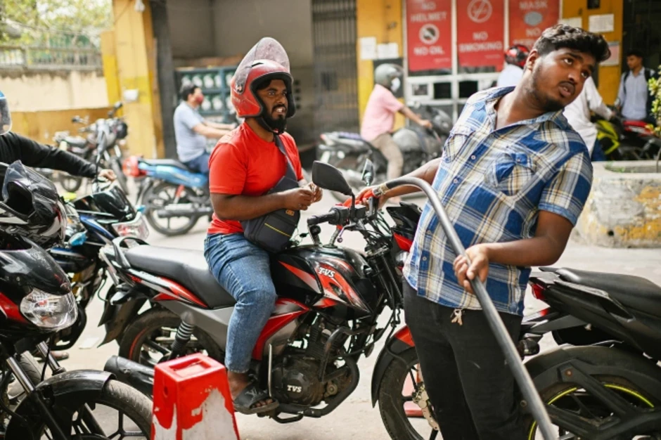 Bangladesh cho sinh viên nghỉ học để tiết kiệm điện, xăng dầu Bangladesh cho sinh viên nghỉ học để tiết kiệm điện, xăng dầu