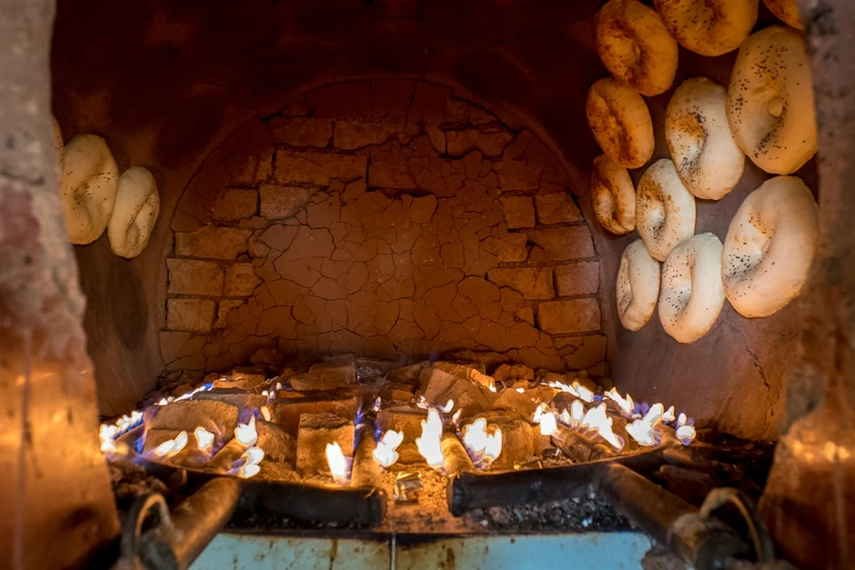 Bánh mì Tandir kể chuyện Trung Á giữa lòng nước Nga Bánh mì Tandir kể chuyện Trung Á giữa lòng nước Nga