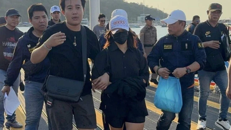 Bé gái 7 tuổi bị mẹ ruột sát hại, hiện trường và lời biện minh của thủ phạm khiến nhiều người phẫn nộ Bé gái 7 tuổi bị mẹ ruột sát hại, hiện trường và lời biện minh của thủ phạm khiến nhiều người phẫn nộ