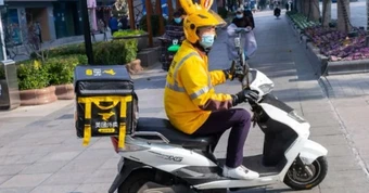 Cám cảnh nghề shipper: Làm việc 17 tiếng/ngày, chỉ kịp ăn 1 bữa, mỗi đơn được 12 nghìn đồng