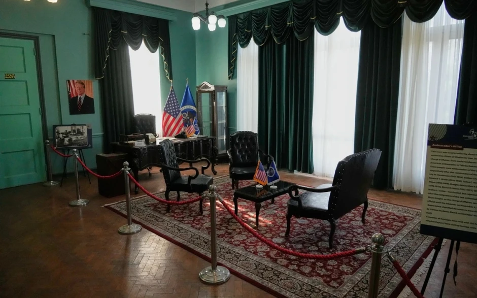 Cận cảnh bên trong Đại sứ quán Mỹ cũ ở thủ đô Tehran của Iran