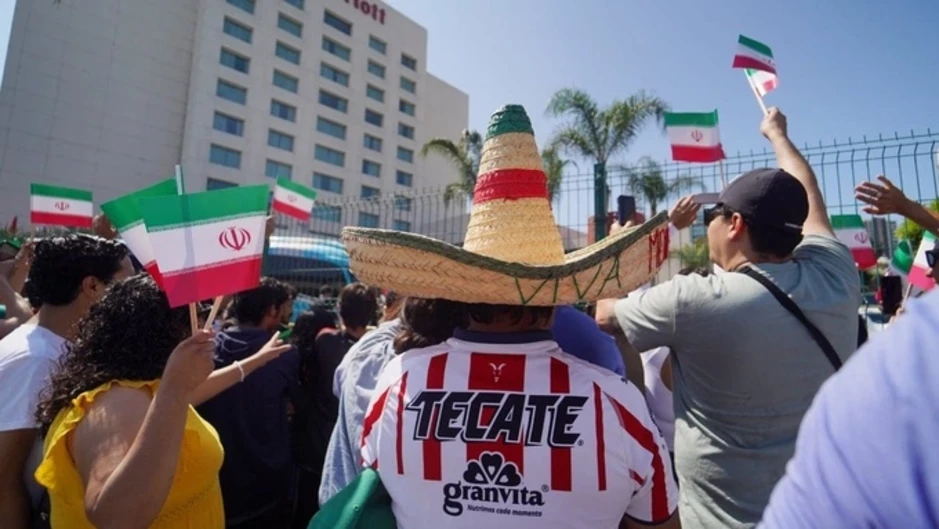 CĐV Mexico coi Iran là 'đội nhà thứ hai' ở World Cup - Báo TinVina CĐV Mexico coi Iran là 'đội nhà thứ hai' ở World Cup - Báo TinVina