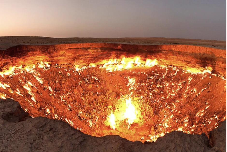 'Cổng địa ngục' rực lửa bí ẩn ở Turkmenistan 'Cổng địa ngục' rực lửa bí ẩn ở Turkmenistan