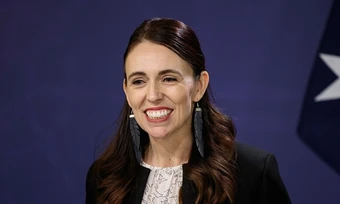 Cựu thủ tướng New Zealand đưa cả nhà tới sống ở Australia