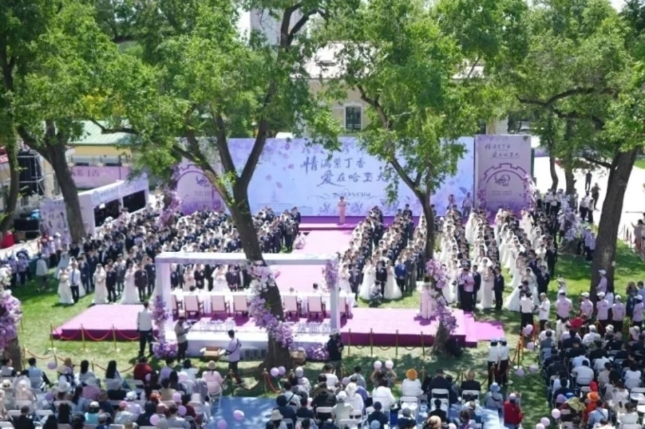 Đại học Trung Quốc tặng nhẫn kim cương cho nghiên cứu sinh tiến sĩ kết hôn Đại học Trung Quốc tặng nhẫn kim cương cho nghiên cứu sinh tiến sĩ kết hôn