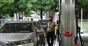 Giá dầu tăng gây biến động thế nào đến kinh tế của Singapore?