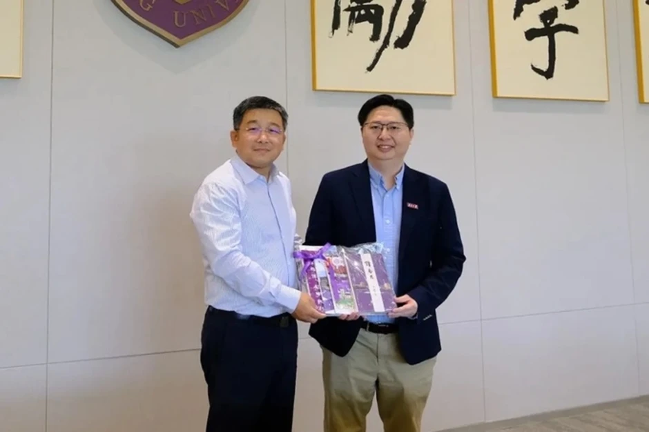 Giáo sư 'chip ung thư' rời Đại học New York về Trung Quốc Giáo sư 'chip ung thư' rời Đại học New York về Trung Quốc