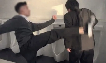 Hàng loạt video bạo lực học đường gây rúng động Nhật Bản