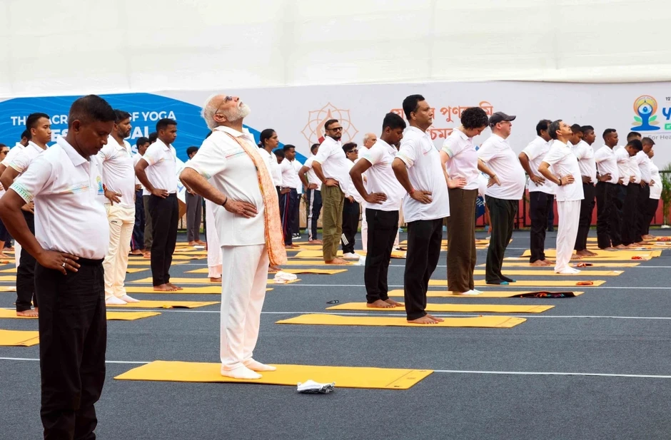 Hàng triệu người trên khắp thế giới cùng tập yoga trong ngày 21/6