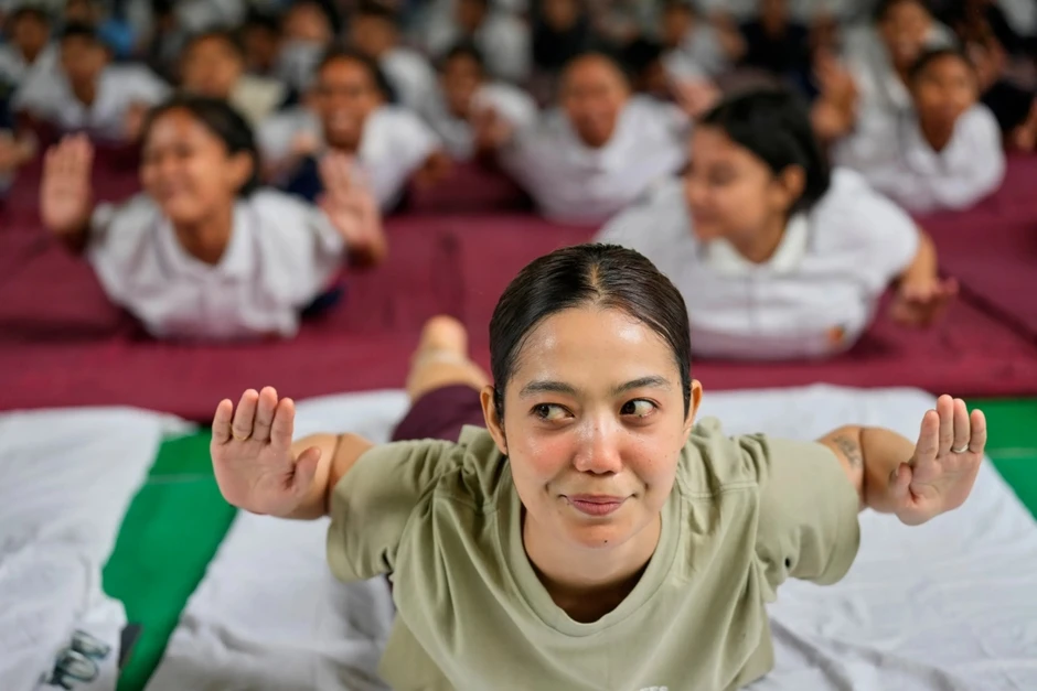 Hàng triệu người trên khắp thế giới cùng tập yoga trong ngày 21/6