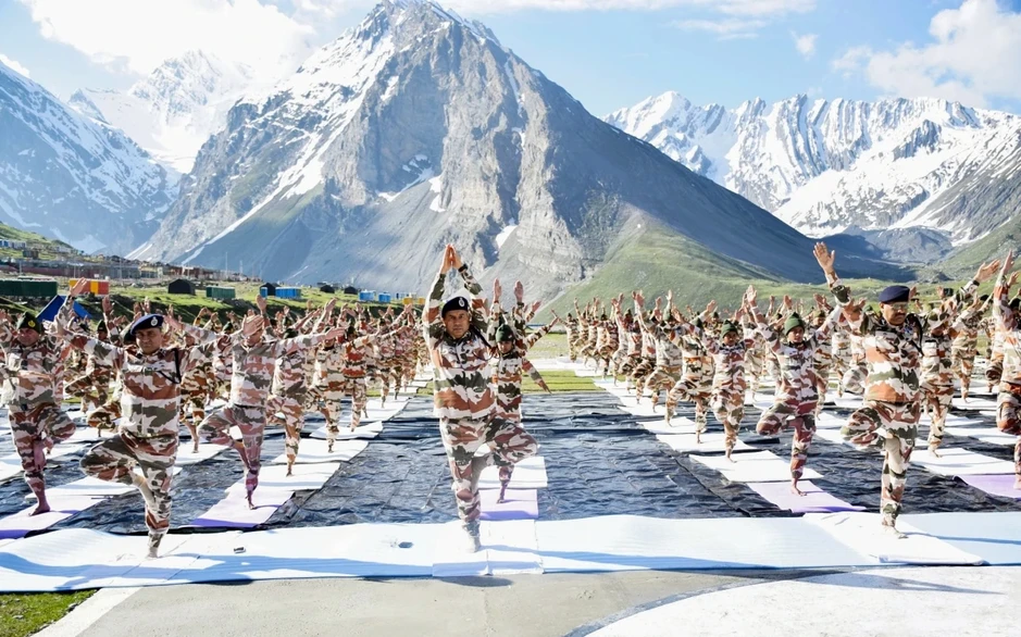 Hàng triệu người trên khắp thế giới cùng tập yoga trong ngày 21/6