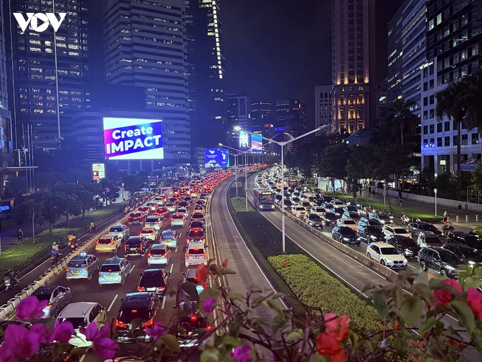 Hệ thống giao thông công cộng tốt thứ 9 ở châu Á, vì sao Jakarta vẫn tắc đường?