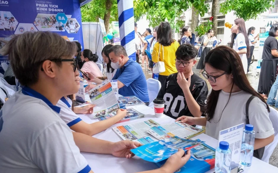 Hiểu đúng về hướng nghiệp - Kỳ 2: Nhúng trong môi trường nghề nghiệp Hiểu đúng về hướng nghiệp - Kỳ 2: Nhúng trong môi trường nghề nghiệp