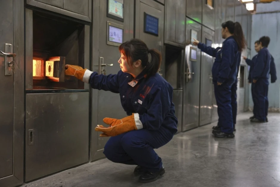 Hoa hồng lửa - Đội nhân viên hỏa táng toàn nữ duy nhất ở Trung Quốc