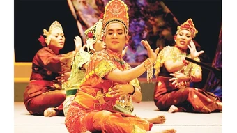 Hồi sinh nghệ thuật truyền thống