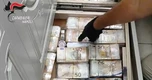 Italy đột kích nhóm mafia, tìm thấy 3,6 triệu USD giấu trong tường, sàn nhà