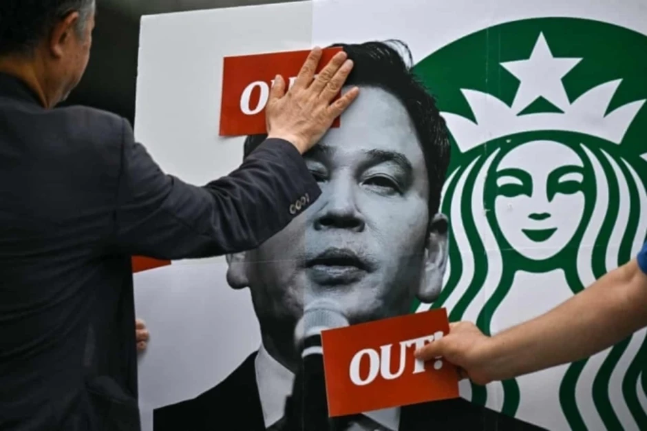 Lãnh đạo và nhân viên Starbucks Hàn Quốc phải học lại lịch sử Lãnh đạo và nhân viên Starbucks Hàn Quốc phải học lại lịch sử