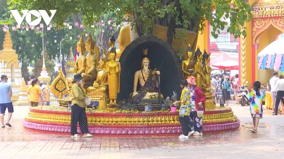 Lào đón Tết cổ truyền Bunpimay trong không khí vui tươi, phấn khởi Lào đón Tết cổ truyền Bunpimay trong không khí vui tươi, phấn khởi