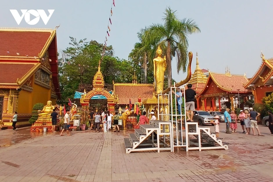 Lào đón Tết cổ truyền Bunpimay trong không khí vui tươi, phấn khởi Lào đón Tết cổ truyền Bunpimay trong không khí vui tươi, phấn khởi