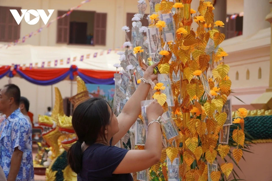Lào đón Tết cổ truyền Bunpimay trong không khí vui tươi, phấn khởi Lào đón Tết cổ truyền Bunpimay trong không khí vui tươi, phấn khởi