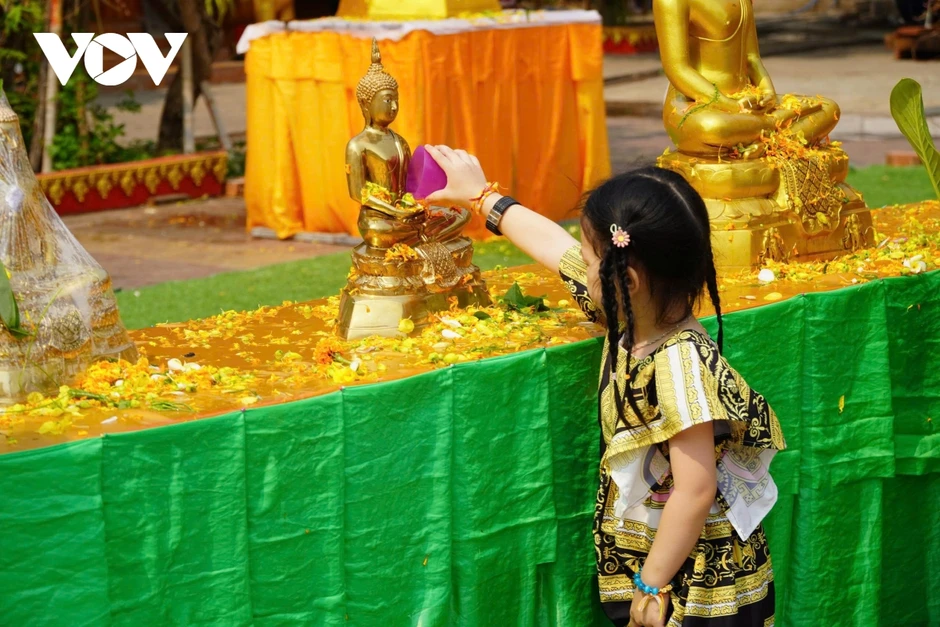 Lào đón Tết cổ truyền Bunpimay trong không khí vui tươi, phấn khởi Lào đón Tết cổ truyền Bunpimay trong không khí vui tươi, phấn khởi