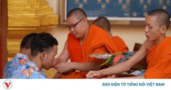 Lào đón Tết cổ truyền Bunpimay trong không khí vui tươi, phấn khởi