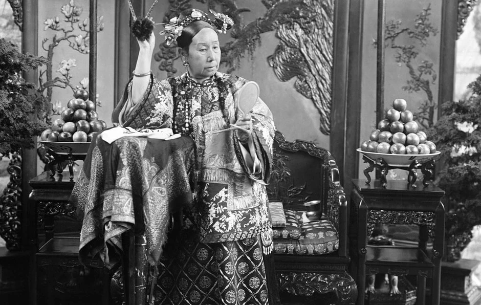 Mỹ nhân quyền lực nhất nhà Thanh dùng phân chim để giữ gìn nhan sắc? Mỹ nhân quyền lực nhất nhà Thanh dùng phân chim để giữ gìn nhan sắc?