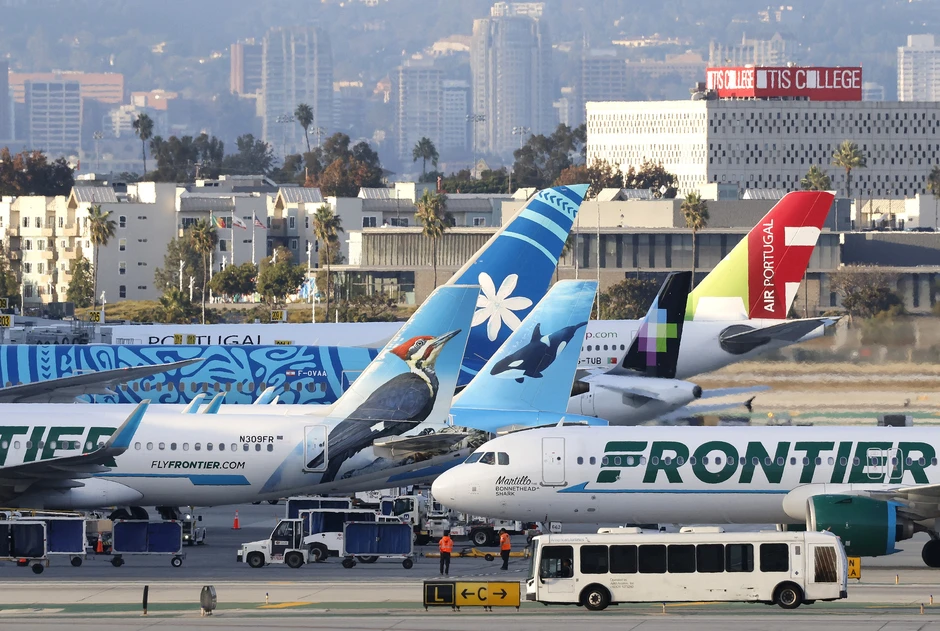 Máy bay Airbus A321 va phải người đi bộ khi đang cất cánh Máy bay Airbus A321 va phải người đi bộ khi đang cất cánh