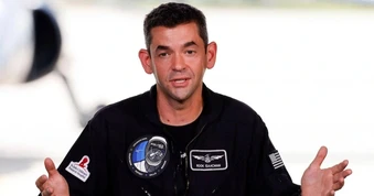 NASA hứa đưa bóng lên Mặt Trăng nếu Mỹ vô địch World Cup