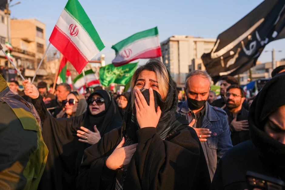 Người Iran đổ ra đường ủng hộ t&acirc;n L&atilde;nh tụ Tối cao