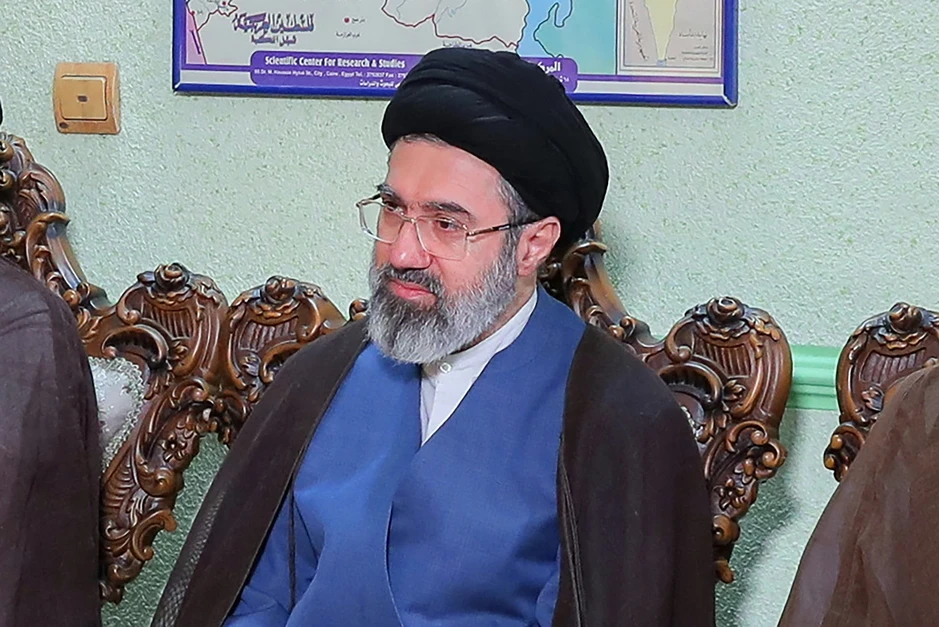 Người Iran đổ ra đường ủng hộ t&acirc;n L&atilde;nh tụ Tối cao