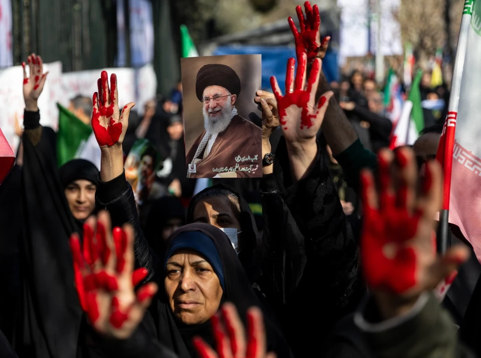 Người Iran đổ ra đường ủng hộ t&acirc;n L&atilde;nh tụ Tối cao