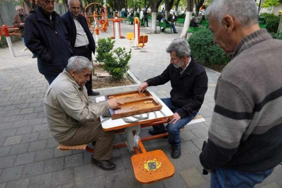 Người Iran vừa mừng vừa lo với lệnh ngừng bắn