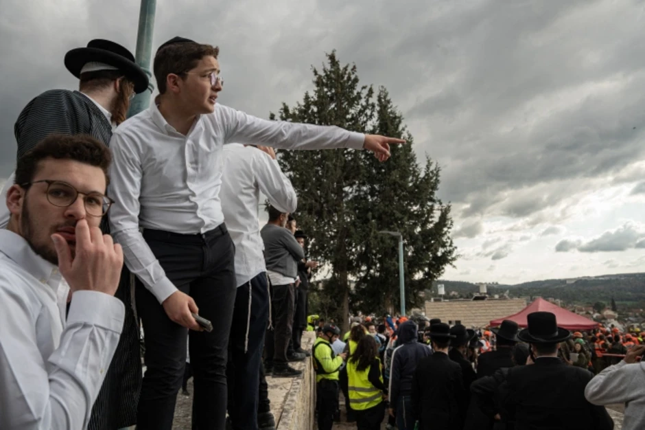 Người Israel kể 'ngày kinh hoàng' khi tên lửa Iran giáng xuống Người Israel kể 'ngày kinh hoàng' khi tên lửa Iran giáng xuống