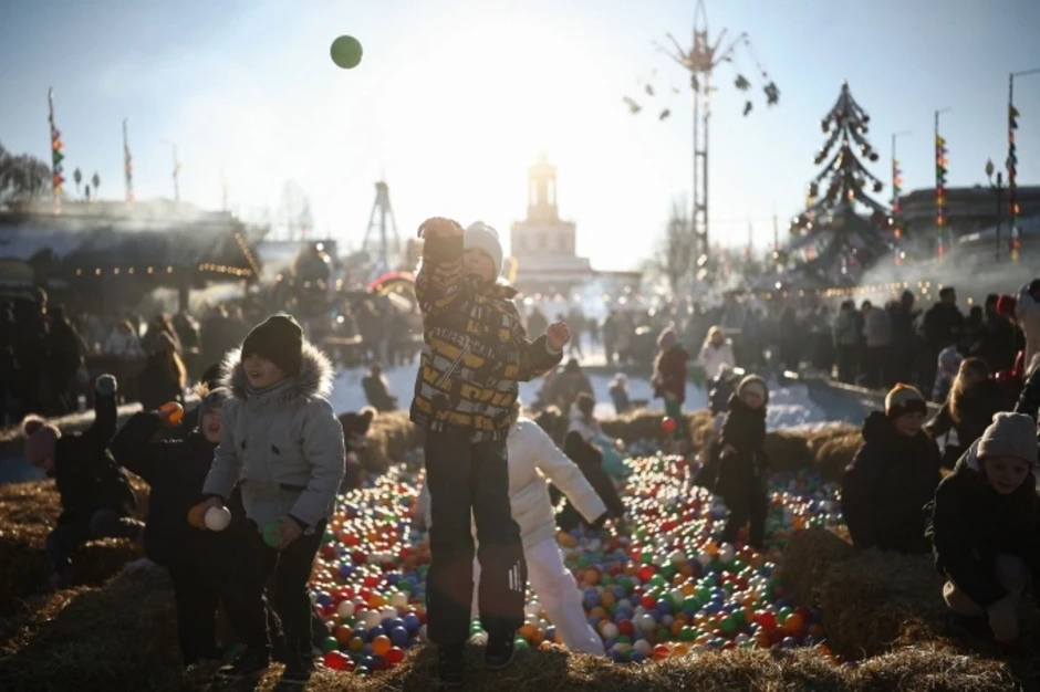 Người Kiev chống chọi qua mùa đông tăm tối nhất Người Kiev chống chọi qua mùa đông tăm tối nhất