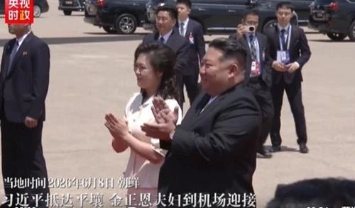 Nhà lãnh đạo Triều Tiên đích thân ra sân bay đón Chủ tịch Trung Quốc Nhà lãnh đạo Triều Tiên đích thân ra sân bay đón Chủ tịch Trung Quốc