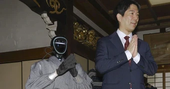 Nhật Bản hé lộ nhà sư robot chạy bằng AI