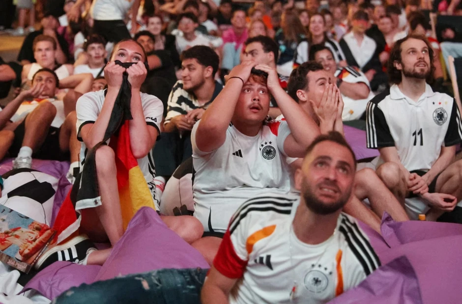 Những giọt nước mắt đầy tiếc nuối trước ngưỡng cửa tứ kết World Cup 2026 Những giọt nước mắt đầy tiếc nuối trước ngưỡng cửa tứ kết World Cup 2026
