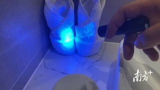 Phát hiện hàng loạt khách sạn nổi tiếng không được thay ga giường, vỏ chăn gối, khăn tắm và cốc nước sau mỗi lượt khách Phát hiện hàng loạt khách sạn nổi tiếng không được thay ga giường, vỏ chăn gối, khăn tắm và cốc nước sau mỗi lượt khách