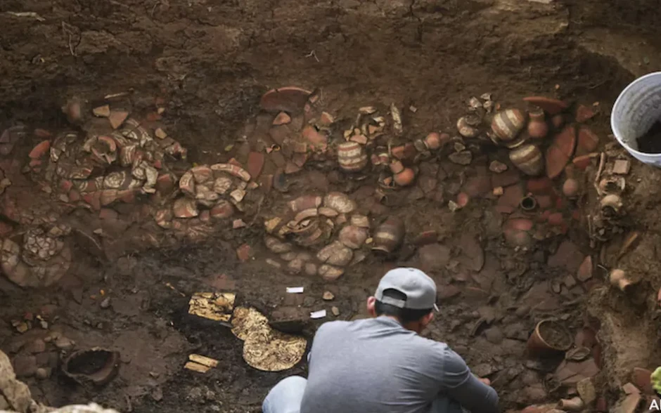 Phát hiện ngôi mộ hơn 1.000 năm tuổi chứa hài cốt và đồ vàng tại Panama Phát hiện ngôi mộ hơn 1.000 năm tuổi chứa hài cốt và đồ vàng tại Panama