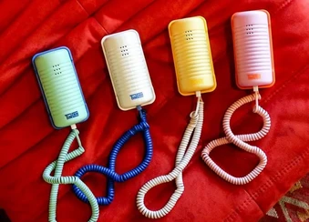 Phụ huynh Mỹ quay lại dùng điện thoại bàn để bảo vệ trẻ em