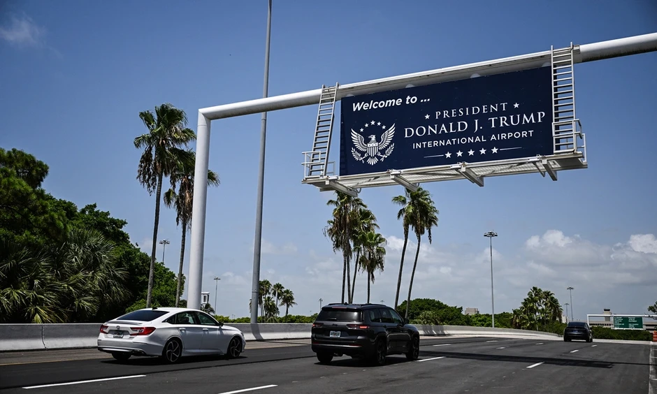 Sân bay ở Florida được đổi sang tên ông Trump Sân bay ở Florida được đổi sang tên ông Trump