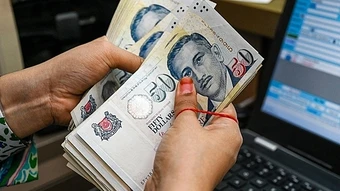 Singapore phát tiền cho 2,4 triệu dân trong cơn bão giá