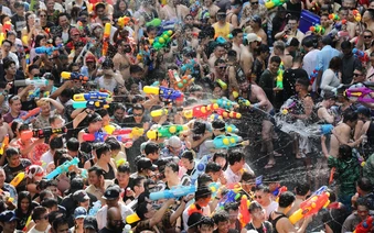 Số người chết trong dịp Tết té nước Songkran ở Thái Lan tiếp tục tăng mạnh