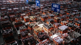 Sức mạnh logistics Trung Quốc qua bó hồng 14 tệ freeship 2.000 km