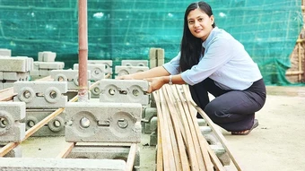 Tái thiết sau thiên tai với gạch sinh thái