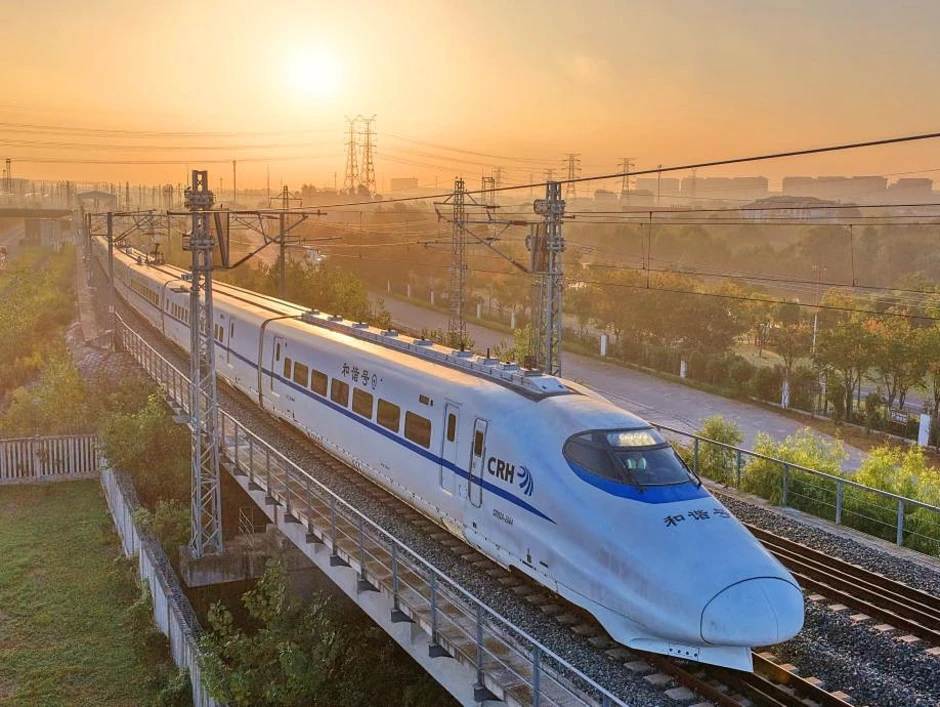 Tàu cao tốc Trung Quốc ngốn bao nhiêu điện cho một km? Tàu cao tốc Trung Quốc ngốn bao nhiêu điện cho một km?