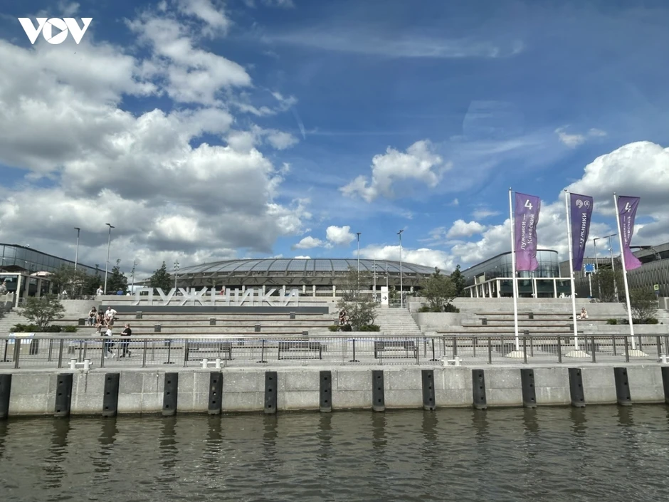 Tàu điện chạy trên sông hoạt động quanh năm - Dấu ấn đặc trưng của Moscow Tàu điện chạy trên sông hoạt động quanh năm - Dấu ấn đặc trưng của Moscow