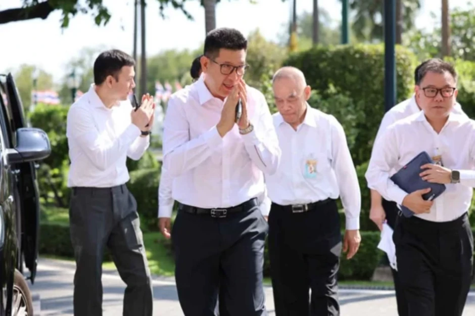 Thái Lan yêu cầu công chức đi thang bộ để tiết kiệm năng lượng Thái Lan yêu cầu công chức đi thang bộ để tiết kiệm năng lượng