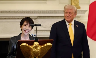 Thủ tướng Nhật khen Barron Trump đẹp trai giống bố